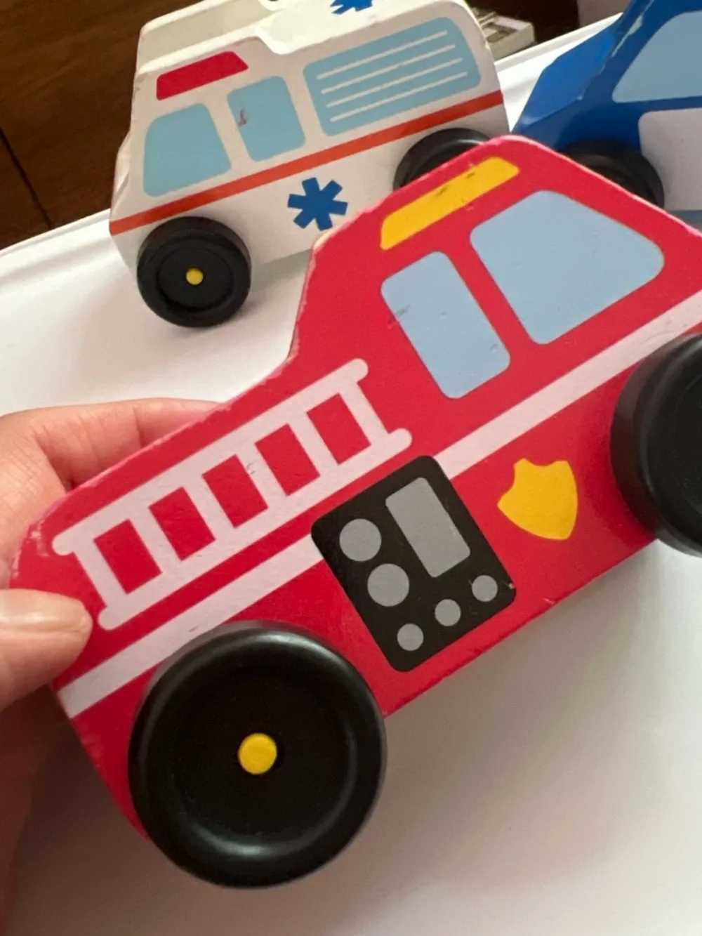 3 Piece Set Melissa & Doug Wooden Emergency Vehicle Set Police, Fire & Ambulance